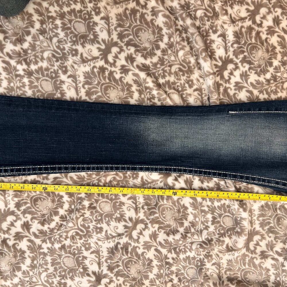 True Religion - Picture 9 of 11